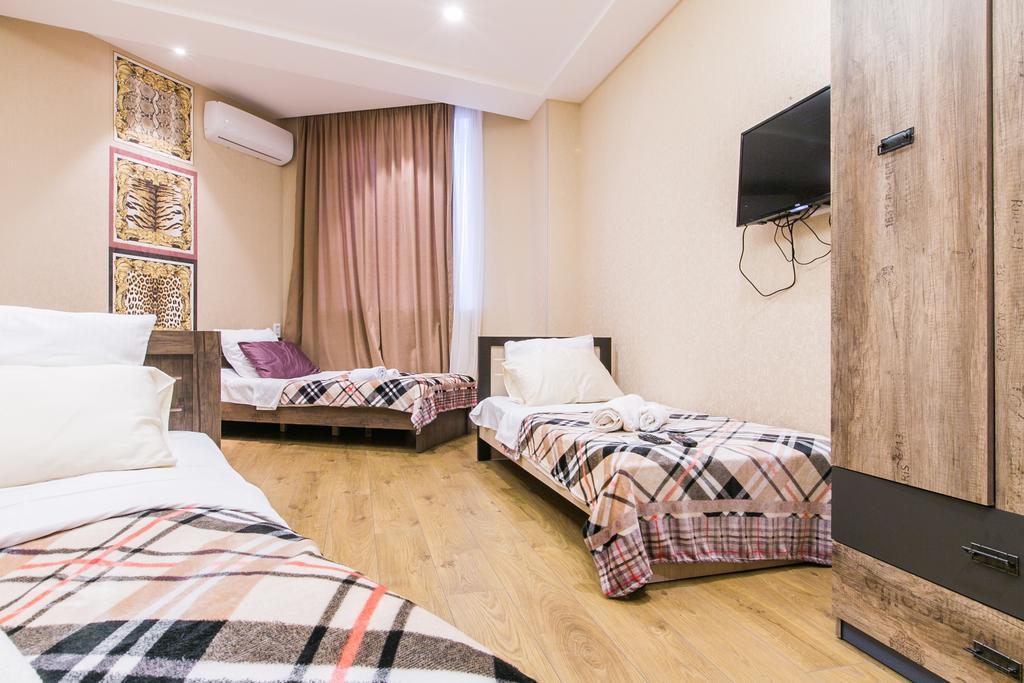 Sweet Home 3 At Freedom Square Tbilisi Exterior photo